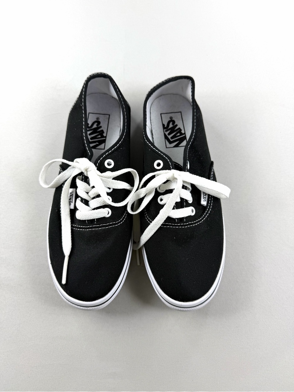 Vans Authentic Women’s 6.5 Black Canvas Low Top Sneakers Classic Skate Shoes